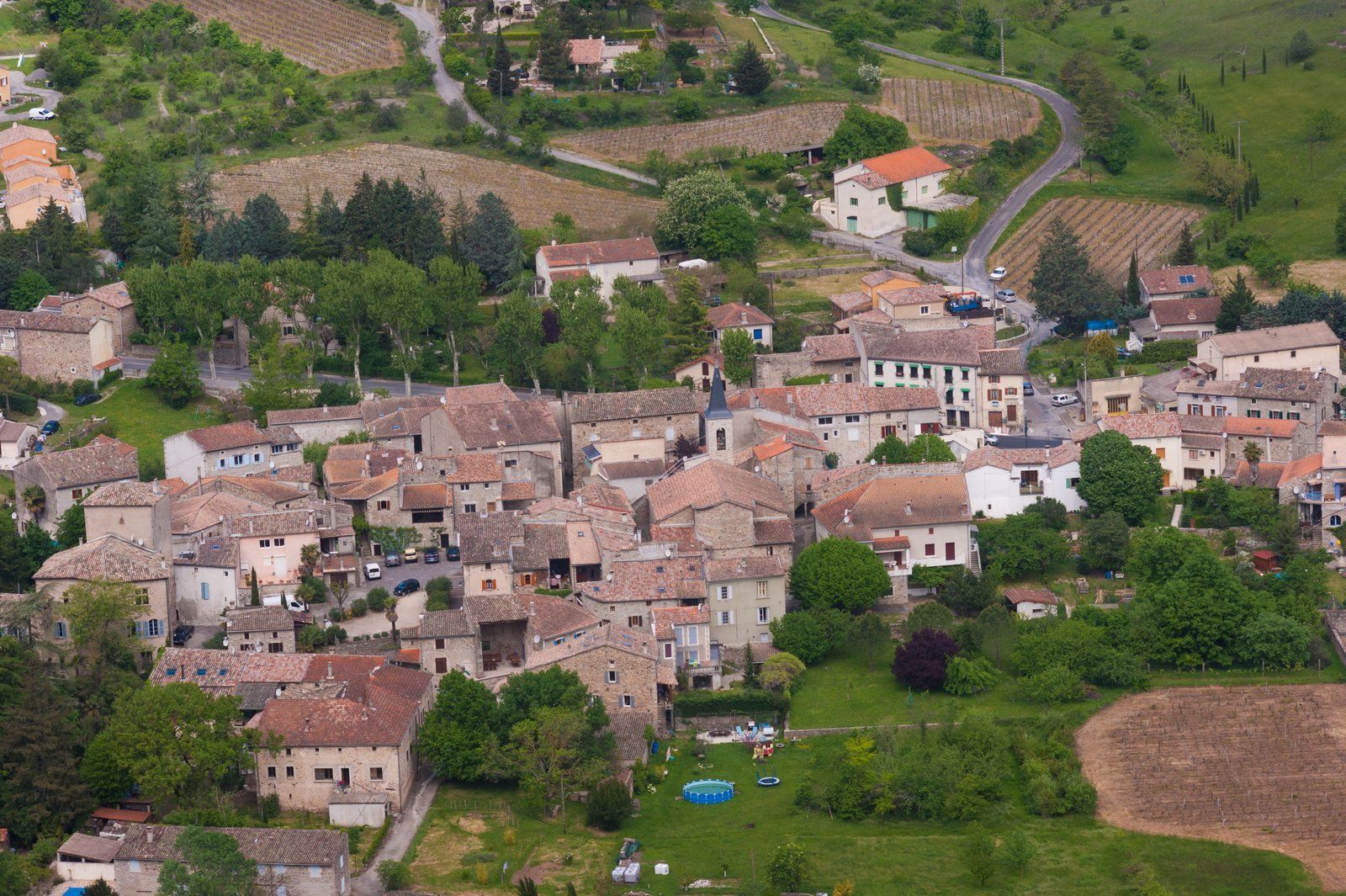 Vue aérienne village français